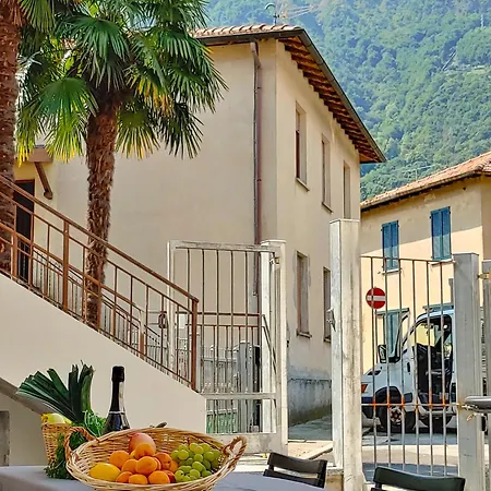 Piazzetta Dongo